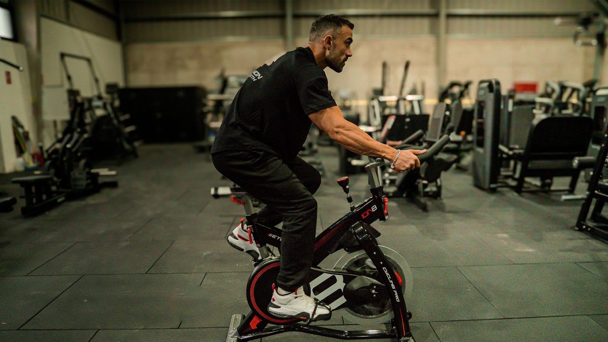 エチユオンドONCEサイクルベスト Cycle Indoor Ion.8 Etenon | Etenon Fitness